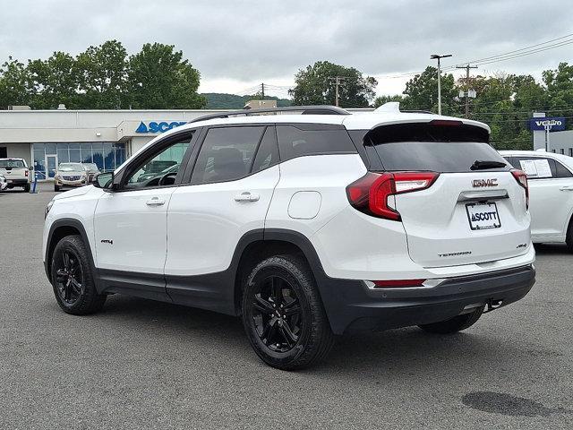 Photo of 2024 Summit White GMC Terrain