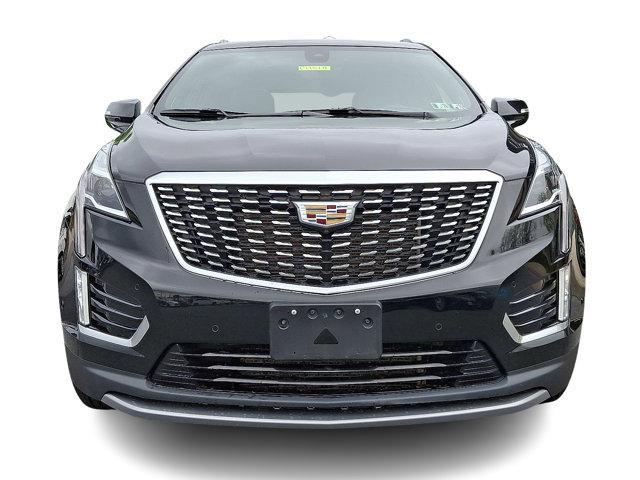 Photo of 2021 Stellar Black Metallic Cadillac XT5