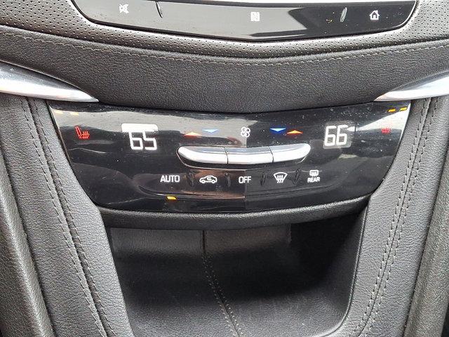 Photo of 2021 Stellar Black Metallic Cadillac XT5
