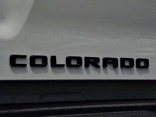 Photo of 2025 Summit White Chevrolet Colorado