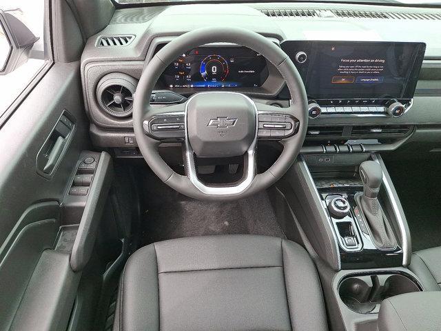 Photo of 2025 Summit White Chevrolet Colorado