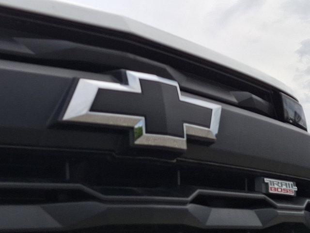 Photo of 2025 Summit White Chevrolet Colorado