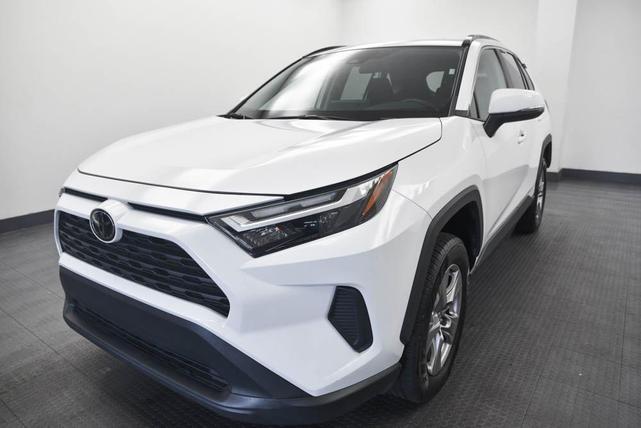 Photo of 2023 Ice Cap Toyota RAV4
