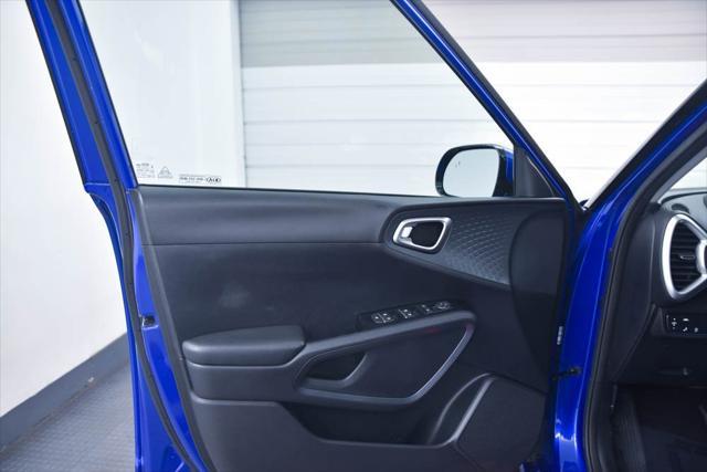 Photo of 2021 Neptune Blue Kia Soul
