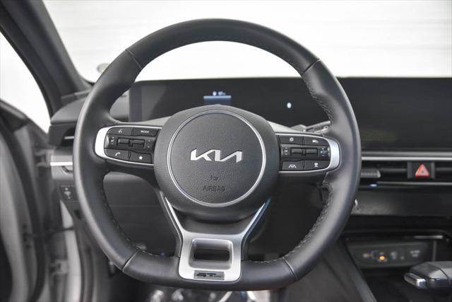 Photo of 2025 Wolf Gray Kia K5