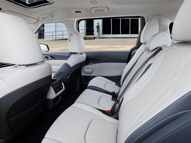 Photo of 2026 Panthera Metal Kia Carnival