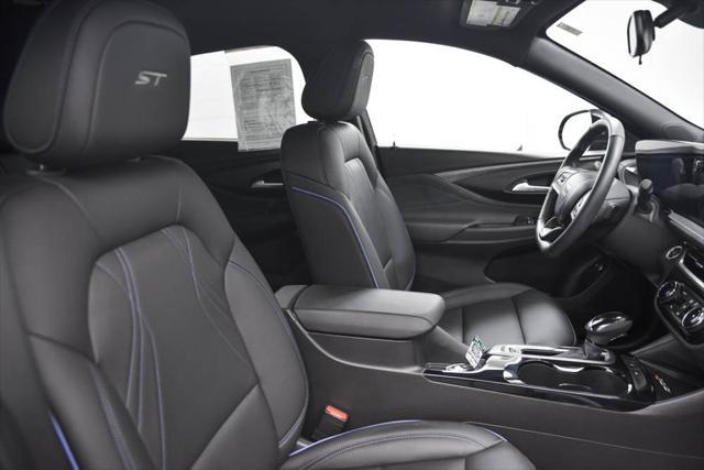 Photo of 2024 Ebony Twilight Metallic Buick Envista
