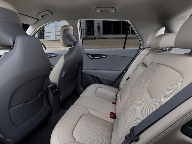 Photo of 2025 Snow White Pearl Kia Niro