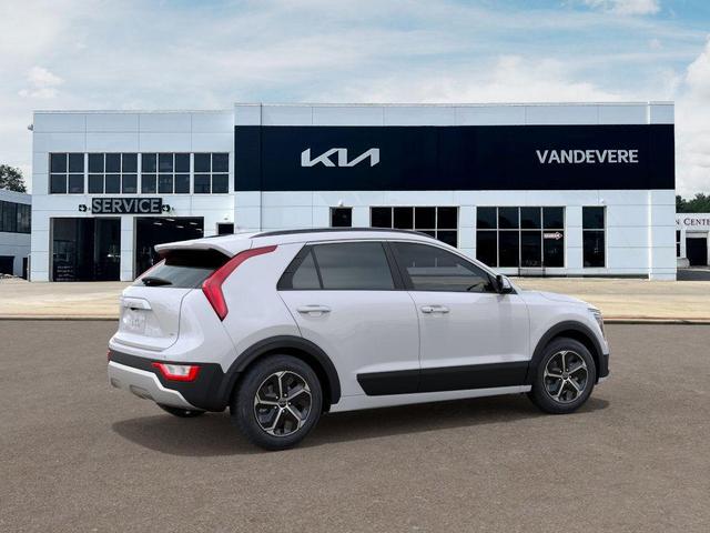 Photo of 2025 Snow White Pearl Kia Niro