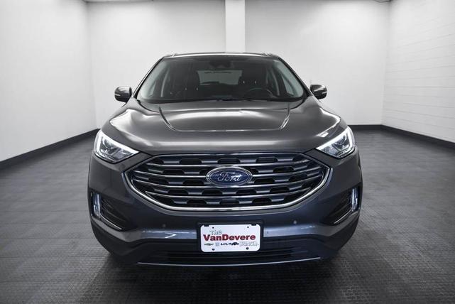 Photo of 2023 Carbonized Gray Metallic Ford Edge