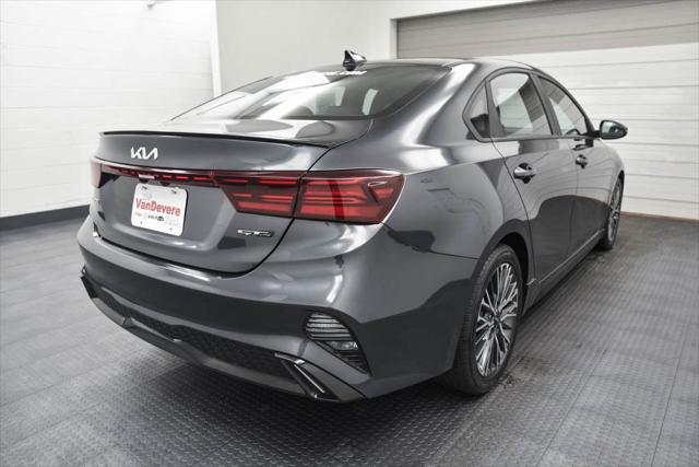 Photo of 2023 Gravity Gray Kia Forte