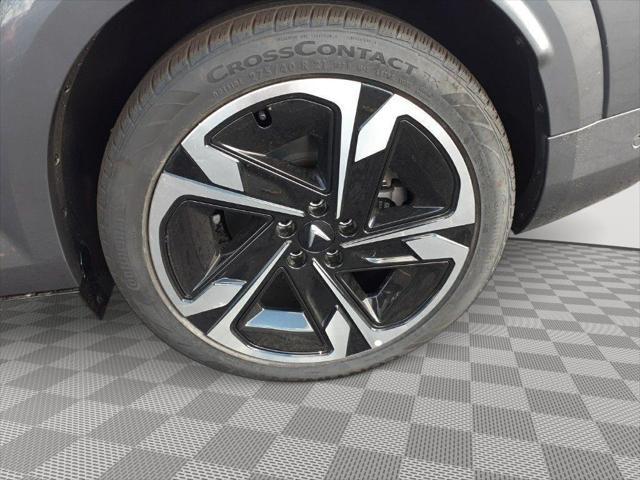 Photo of 2024 Neptune Grey Metallic VinFast VF 9