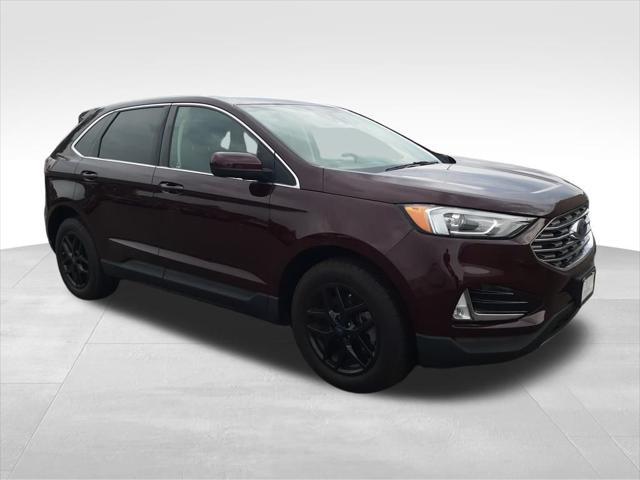 Photo of 2021 Burgundy Ford Edge