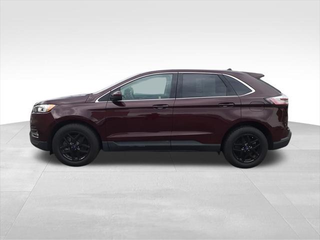 Photo of 2021 Burgundy Ford Edge