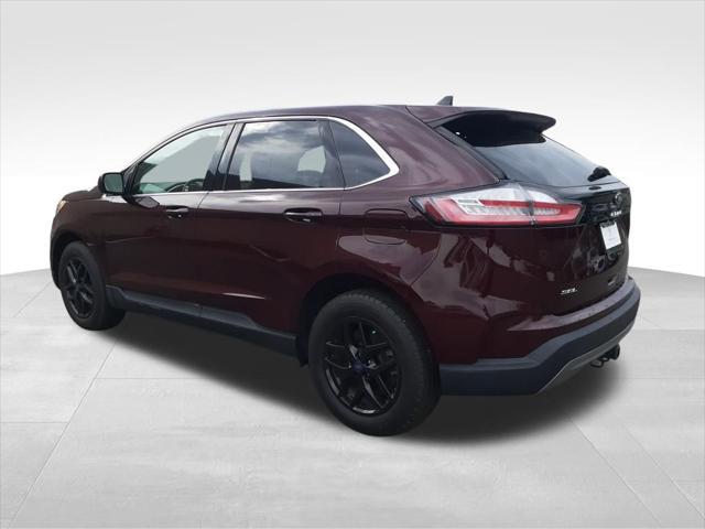 Photo of 2021 Burgundy Ford Edge
