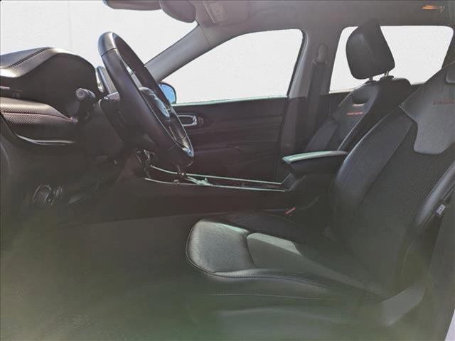 Photo of 2022 Bright White Clearcoat Jeep Compass