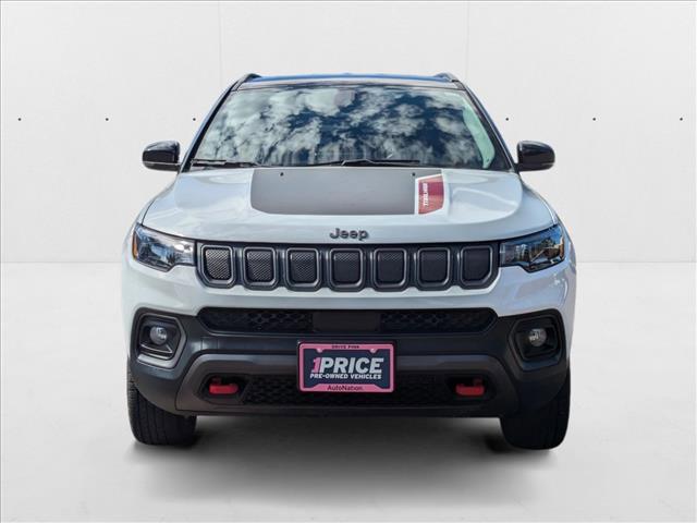Photo of 2022 Bright White Clearcoat Jeep Compass