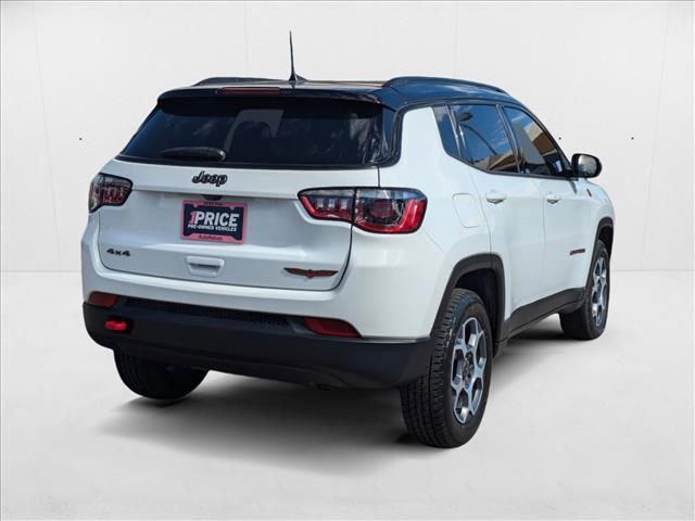 Photo of 2022 Bright White Clearcoat Jeep Compass