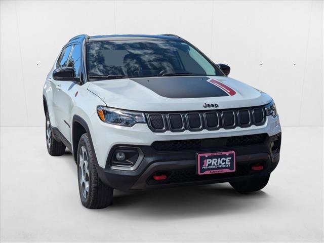 Photo of 2022 Bright White Clearcoat Jeep Compass