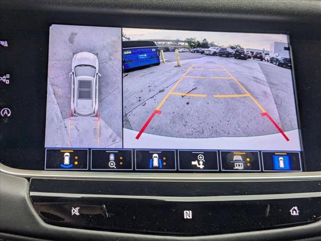 Photo of 2021 Crystal White Tricoat Cadillac XT5