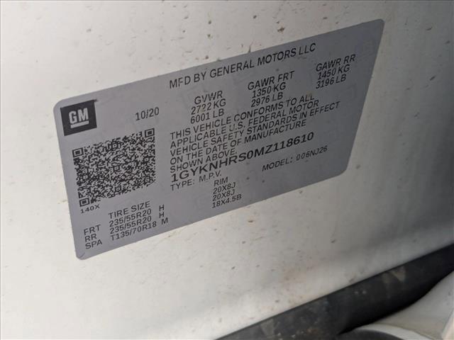 Photo of 2021 Crystal White Tricoat Cadillac XT5