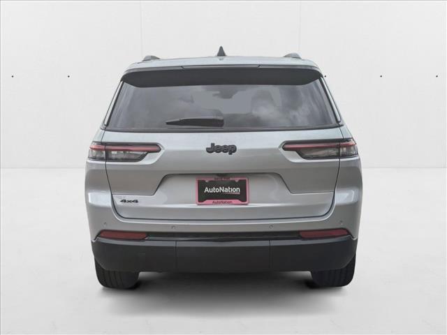 Photo of 2025 Silver Zynith Jeep Grand Cherokee L