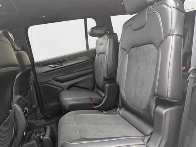 Photo of 2025 Silver Zynith Jeep Grand Cherokee L
