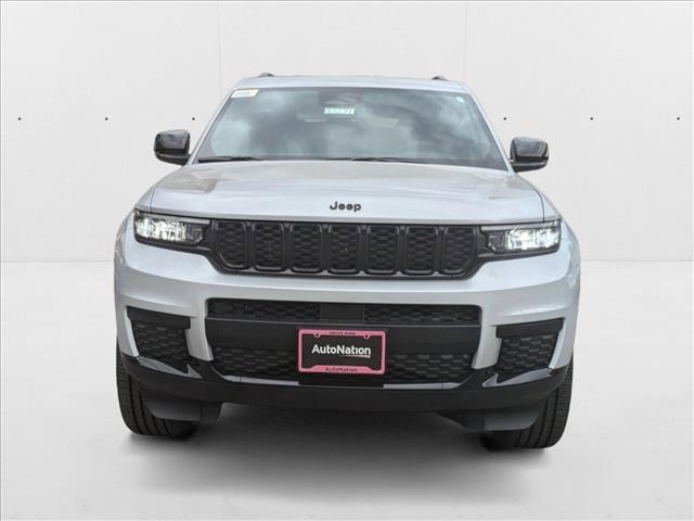 Photo of 2025 Silver Zynith Jeep Grand Cherokee L