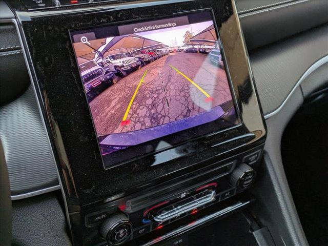 Photo of 2025 Diamond Black Crystal Pearlcoat Jeep Grand Cherokee L