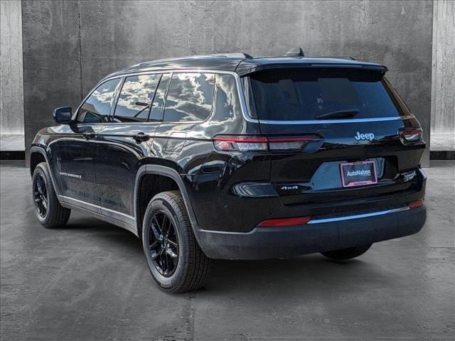 Photo of 2025 Diamond Black Crystal Pearlcoat Jeep Grand Cherokee L