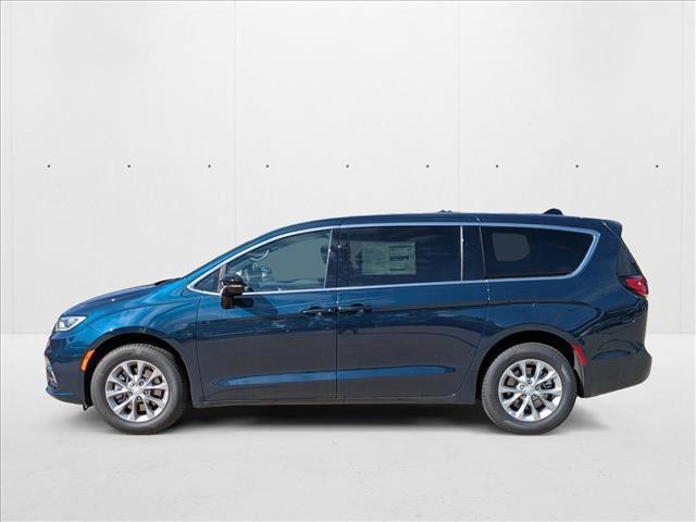 Photo of 2025 Fathom Blue Pearlcoat Chrysler Pacifica