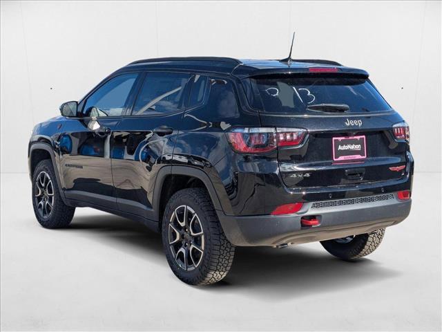 Photo of 2025 Diamond Black Crystal Pearlcoat Jeep Compass