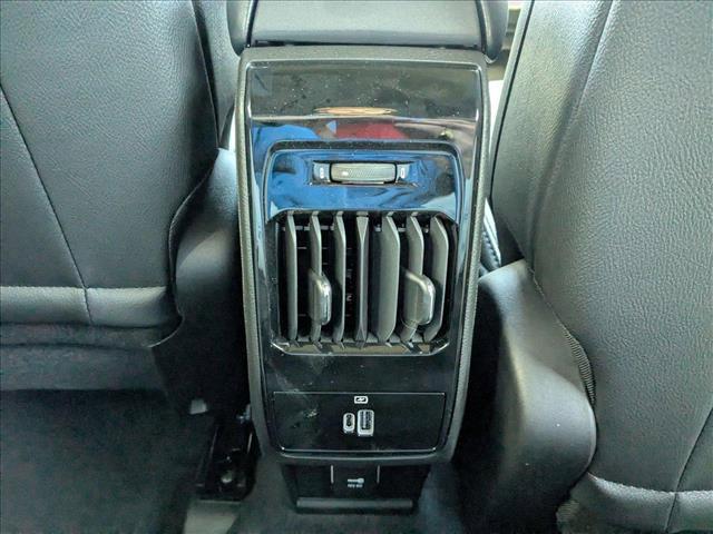 Photo of 2025 Diamond Black Crystal Pearlcoat Jeep Compass