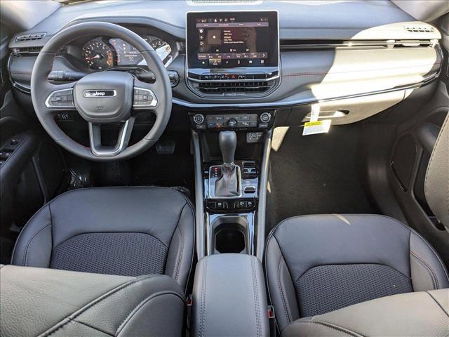 Photo of 2025 Diamond Black Crystal Pearlcoat Jeep Compass