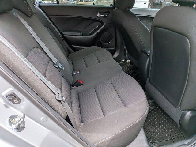 Photo of 2016 Silky Silver Kia Forte