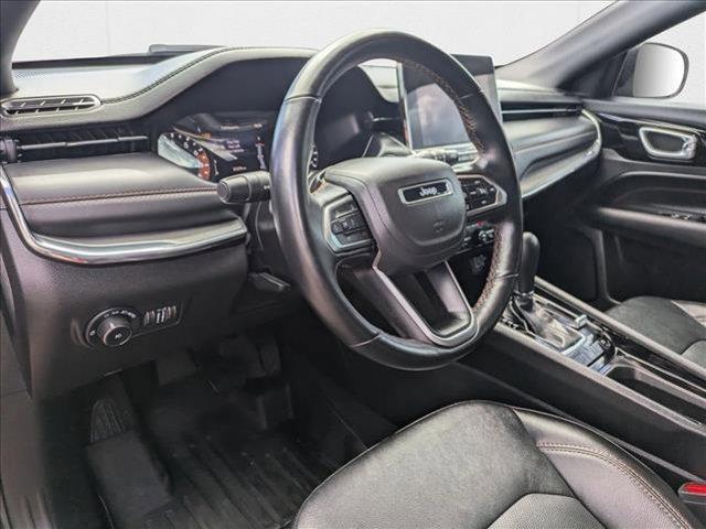 Photo of 2022 Redline Pearlcoat Jeep Compass
