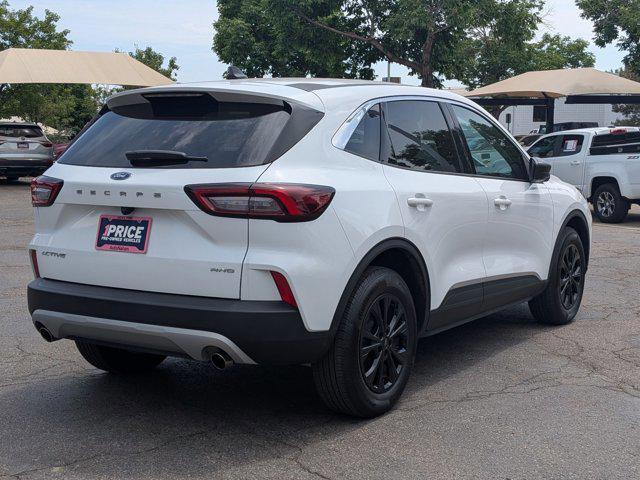 Photo of 2023 Oxford White Ford Escape