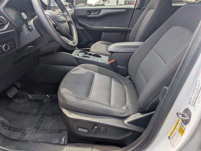 Photo of 2023 Oxford White Ford Escape