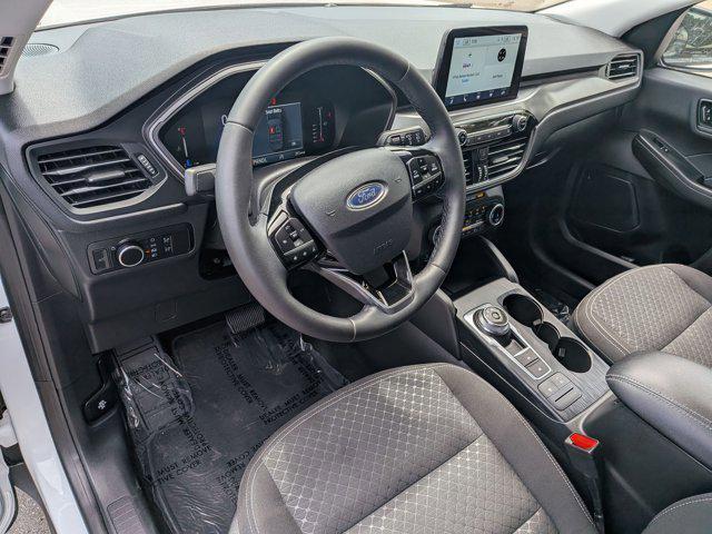 Photo of 2023 Oxford White Ford Escape