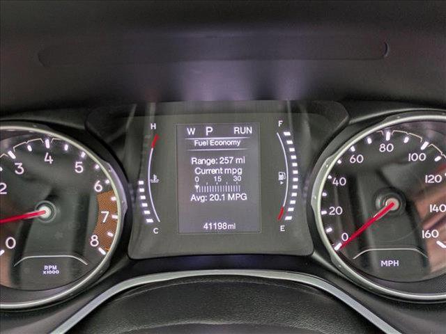 Photo of 2020 White Clearcoat Jeep Compass