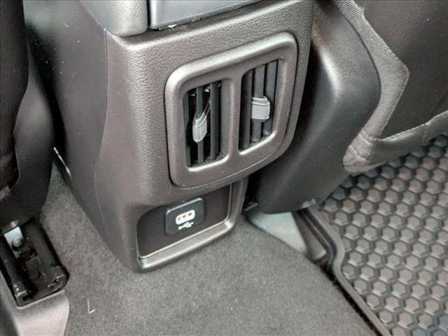 Photo of 2020 White Clearcoat Jeep Compass
