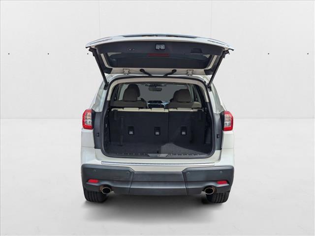 Photo of 2022 Crystal White Pearl Subaru Ascent