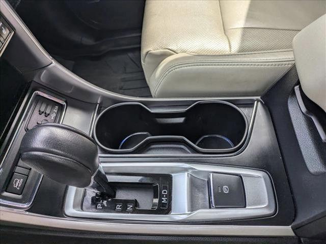 Photo of 2022 Crystal White Pearl Subaru Ascent