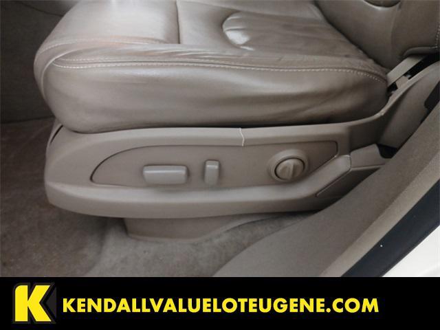 Photo of 2013 White Diamond Tricoat GMC Acadia