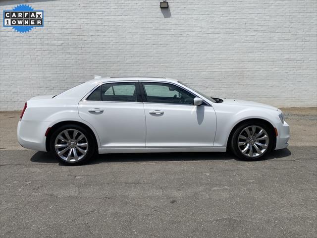 2017 Chrysler 300