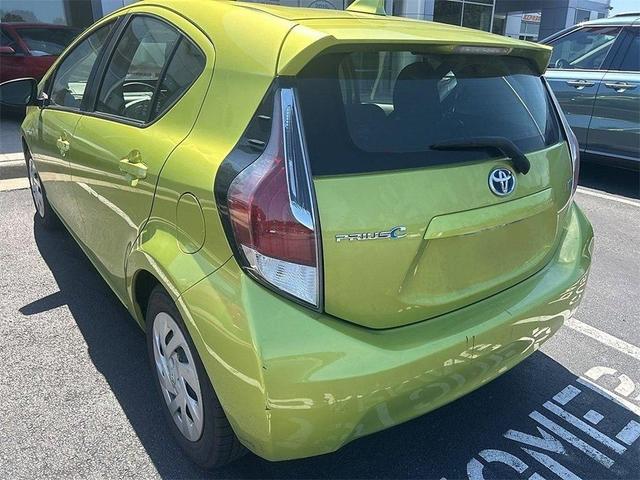 Photo of 2016 Electric Lime Metallic Toyota Prius c