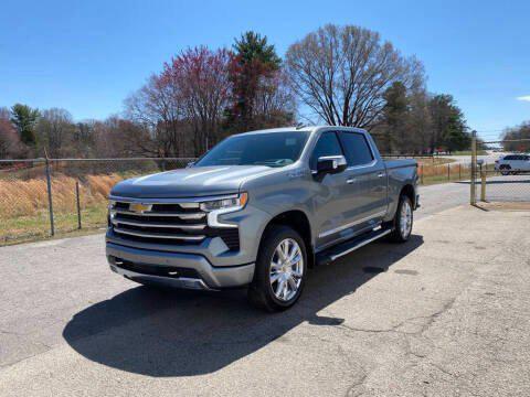 Photo of 2025 Gray Chevrolet Silverado 1500