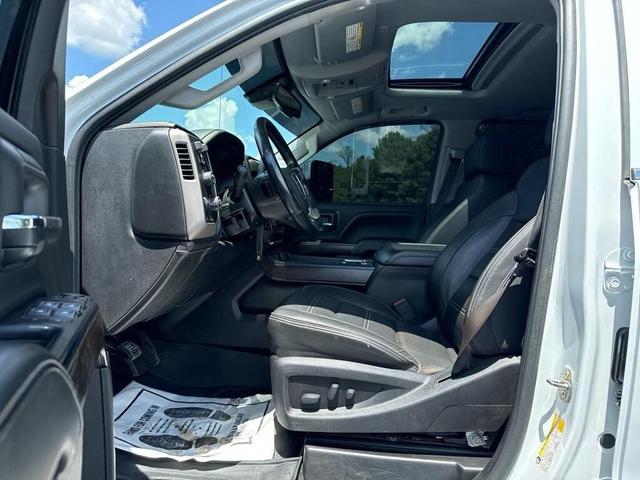 Photo of 2019 Summit White GMC Sierra 2500