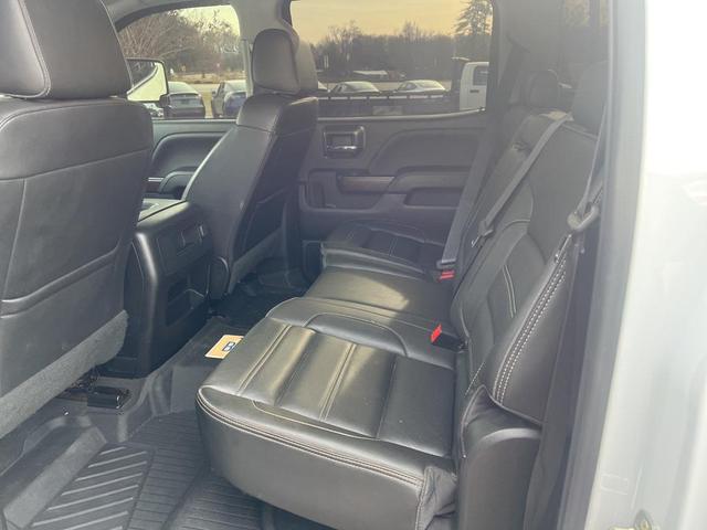 Photo of 2019 Summit White GMC Sierra 2500