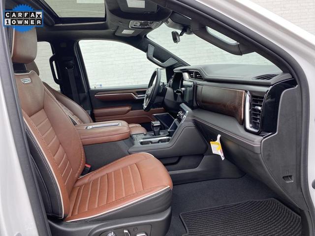 Photo of 2022 White Frost Tricoat GMC Sierra 1500